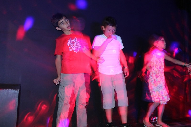 Village Camps International Summer Camp Leysin, Switzerland 2025-08-09 https://www.villagecamps.com/journals_admin/images/696-17-disco (73).jpg